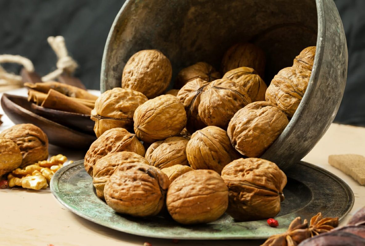 با گردوهای ما، طعم و سلامتی را در هر لقمه حس کنید